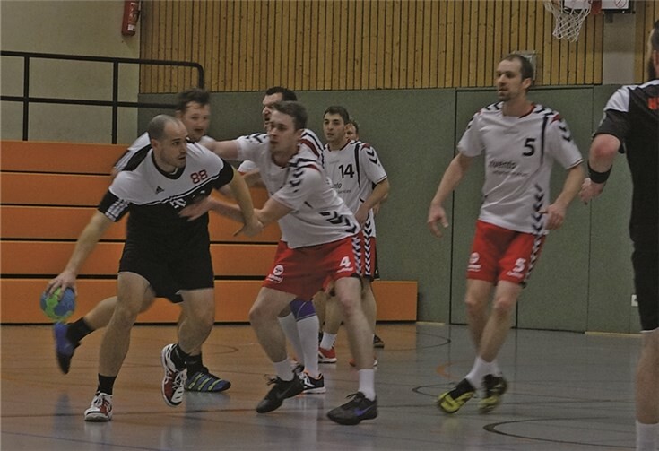 Die Merler „Jungen Wilde“ konnten sich behaupten und gewannen das Spiel mit sechs Toren Vorsprung. privat