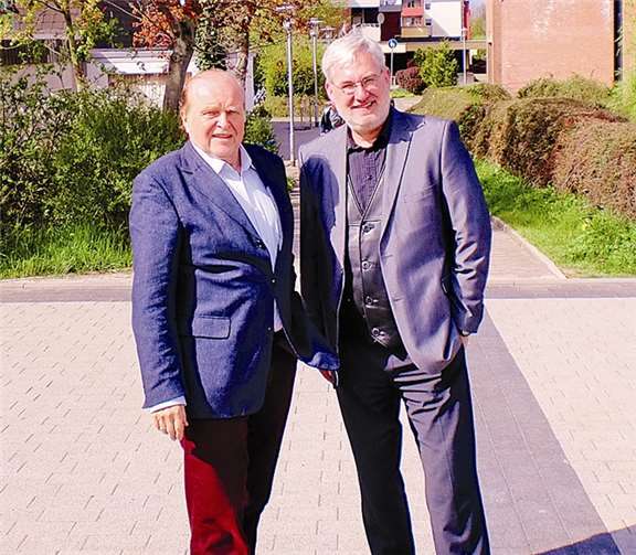 Die Merler Ratsmitglieder Dieter Sossalla und Michael Sell kümmern sich gemeinsam un die Belange ihrer Wahlbezirke. privat