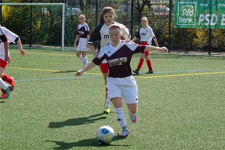Die Merler Spielerin eroberte sich den Ball. privat