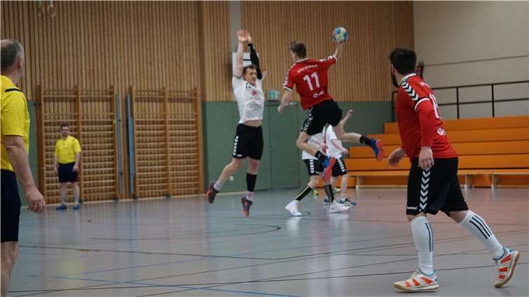 Die Merler Zweitvertretung kam zu selten an der Niederpleiser Abwehr vorbei.  Foto: privat