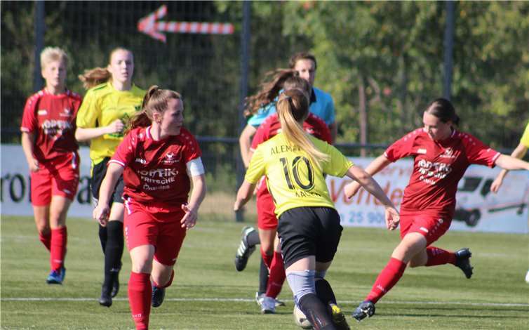 Die Merlerinnen lieferten einen tollen Fight.Fotos: SV Rot-Weiß Merl