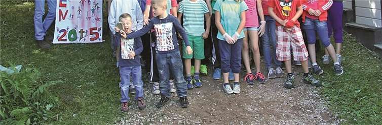 Die Messdiener der Pfarreiengemeinschaft Mendig in ihrer Ferienfreizeit in den Vogesen.privat