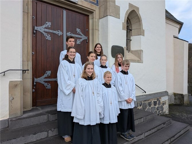 Die Messdienergruppe war zu diesem Anlass vollzählig vertreten.Fotos: Nadine Kreuser