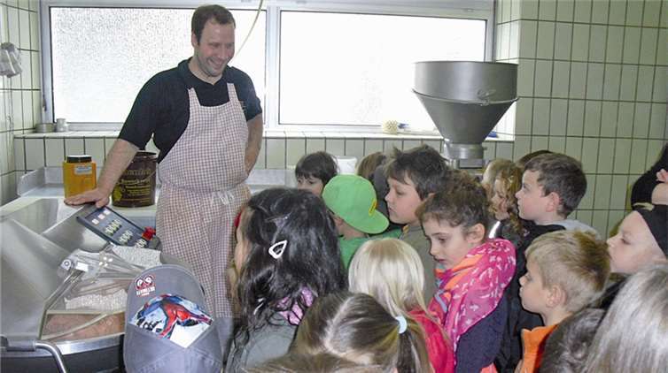 Die Metzgerei Adams hatte zum Besuch in die Wurstküche eingeladen.