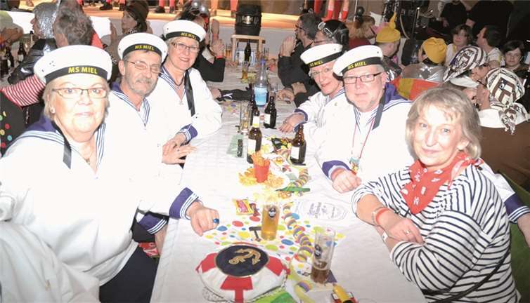Die Mieler Matrosen sind Stammgäste auf dem bunten Abend.