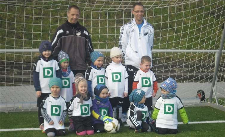 Die Mini-Kicker des Schwarz-Weiß Merzbach.privat