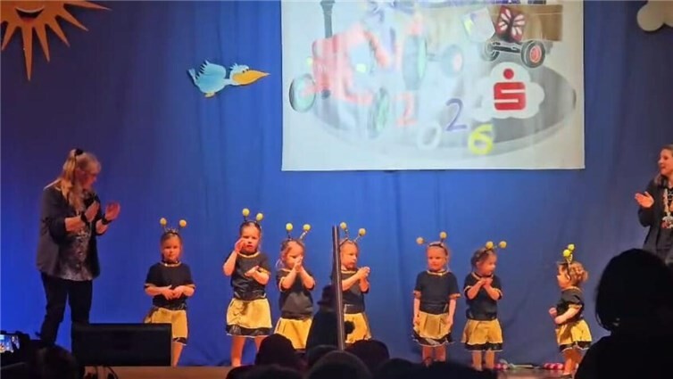 Die Mini-Wölkchen auf der Bühne.