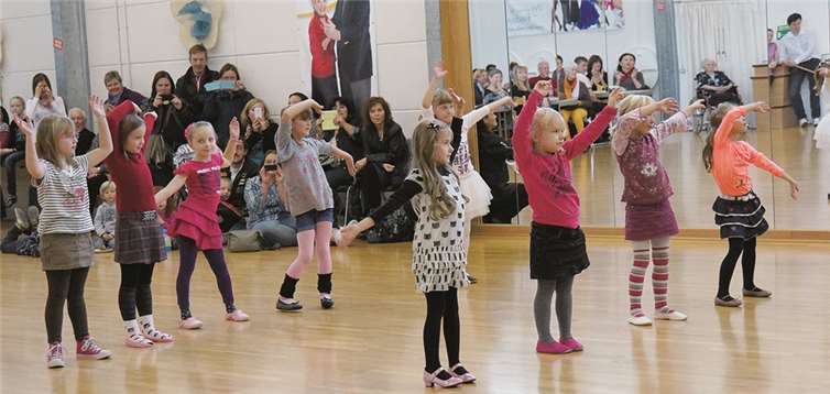Die Minis tanzten zu heißen Rhythmen.Privat