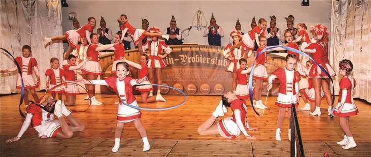 Die Minis und Maxis wirbelten mit viel Temperament über die Bühnenbretter.