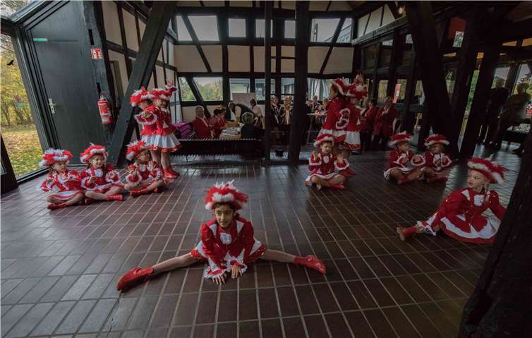 Die Minis zeigten sich für ihr Alter beachtliche Tänze. Fotos: CEW