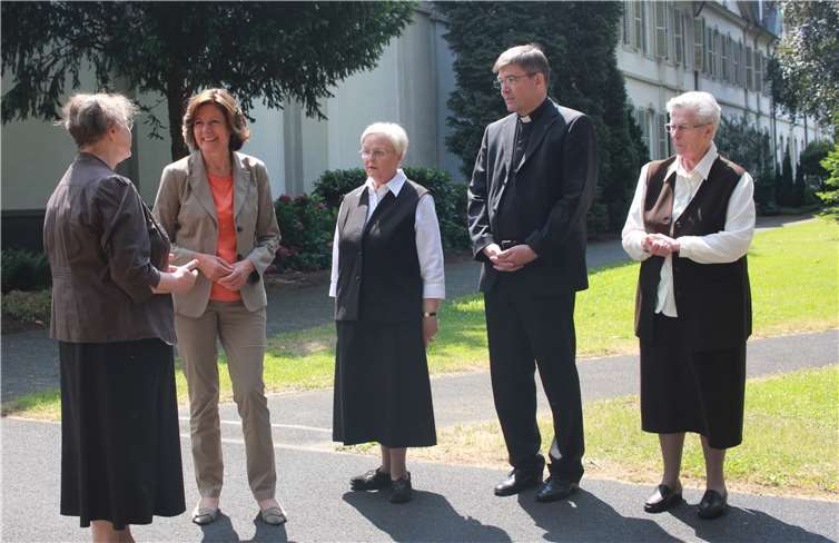 Die Ministerpräsidentin sprach mit den Franziskanerinnen über Wege, die Einrichtungen des Ordens zukunftsfähig zu gestalten.