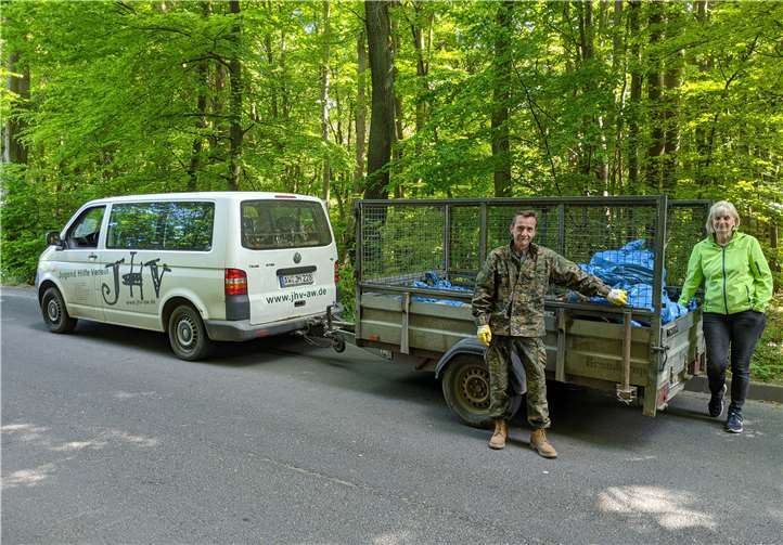 Die Mitarbeiter des Vereins haben Wanderparkplätze im ganzen Kreis von einer erstaunlichen Menge Müll befreit. Foto: privat
