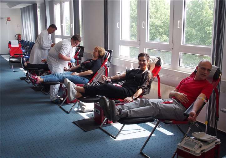 Die Mitarbeiter von SHD wurden beim Blutspenden bestens vom DRK in entspannter Atmosphäre versorgt. privat