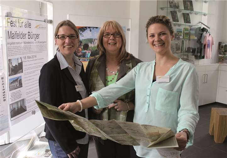 Die Mitarbeiterinnen der neuen Tourist-Information Maifeld (v.l.n.r.): Ute Hub, Martina Bang-Dosio und Christina Ackermann.