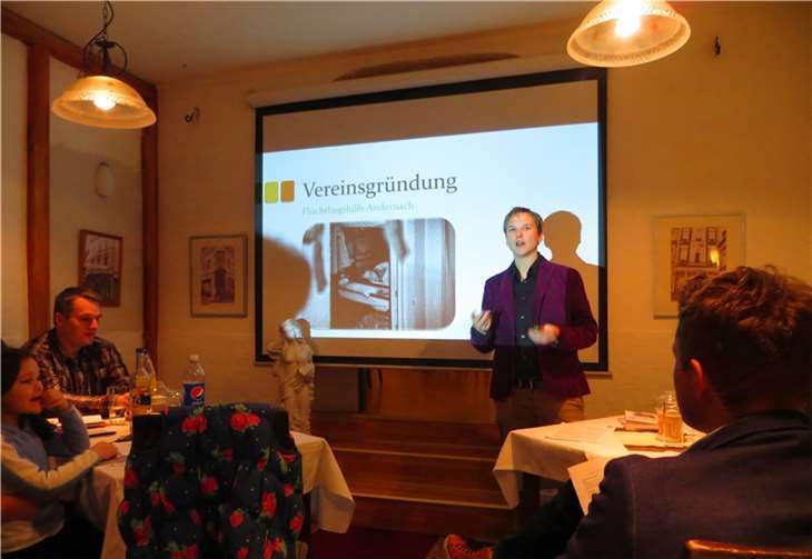 Die Mitbegründerin des Fördervereins und zweite Vorsitzende, Katja Büchner, bei der Begrüßung der Gründungsversammlung.