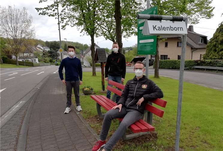 Die Mitfahrerbank hat dank der Jugendvertretung in Vettelschoß ihren Platz gefunden. Foto: privat