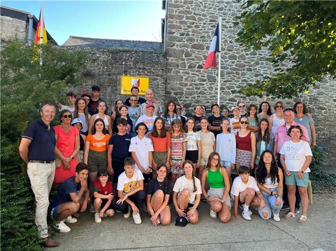 Die Mitglieder auf einer Tour durch die Stadt.