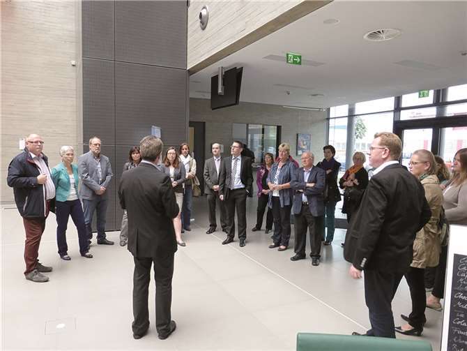 Die Mitglieder beim Rundgang im Zentrum für Ernährung und Gesundheit der HWK Koblenz. privat