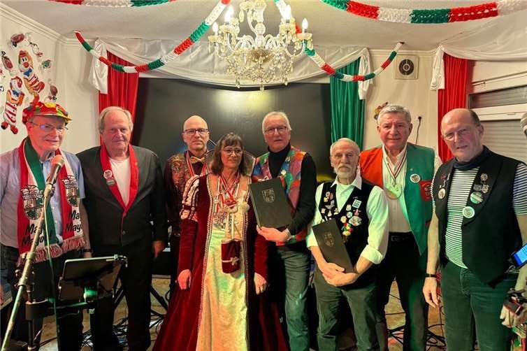 Die Mitglieder der Band freuen sich über die Anerkennung der Stadt Mayen. Foto: Thorsten Luxemburger