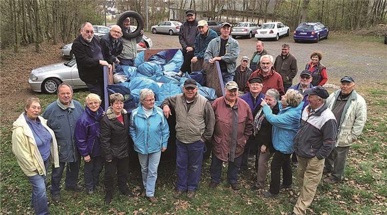 Die Mitglieder der Bürgergesellschaft Hemmessen halfen beim Dreckweg-Tag 2014 mit. privat