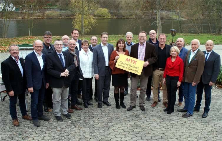 Die Mitglieder der CDU-Kreistagsfraktion Mayen-Koblenz traf sich in Winningen unter der Leitung ihres Fraktionsvorsitzenden Georg Moesta (7. von re.) zur traditionellen Klausurtagung im Vorfeld der letzten Kreistagssitzung, die am 17. Dezember stattfindet.privat