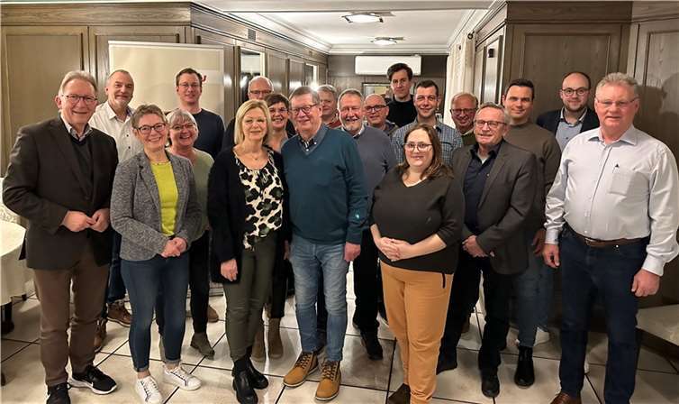 Die Mitglieder der CDU-Waldbreitbach wählten ihre Liste für die Kommunalwahlen im Juni.  Foto: Frank Tullius