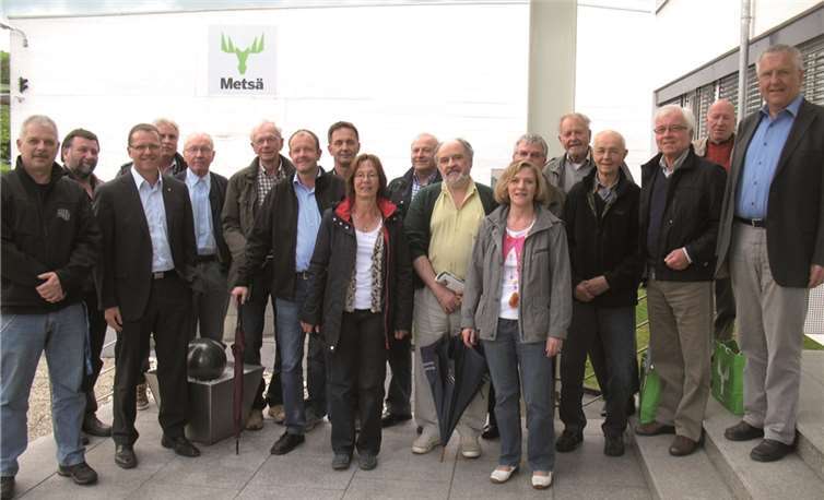 Die Mitglieder der FWG der Verbandsgemeinde Puderbach verschafften sich bei ihrem Besuch einen Überblick über die Entwicklung des Unternehmens. privat