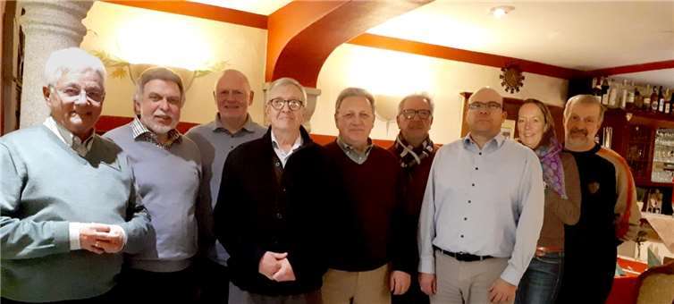 Die Mitglieder der Fair Trade Steuerungsgruppe Linz sind von links: Hans-Joachim Schmitz, Peter Gillrath, Didi Pörzgen, Horst Engling, Reinhold Stephan, Wolfgang Klein, Stefan Betzing, Ursula Groteclaes, Ulrich Runkel. Foto: privat