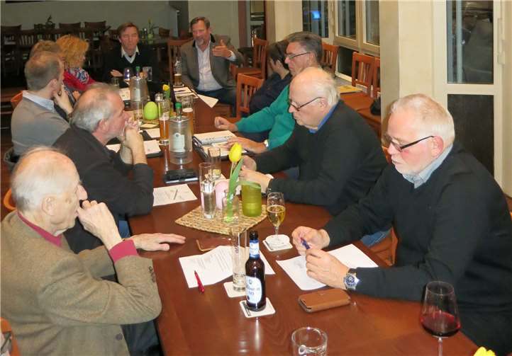 Die Mitglieder der Freien Wählergruppe Andernach e.V. beim Infoabend und Meinungsaustausch.Greiner