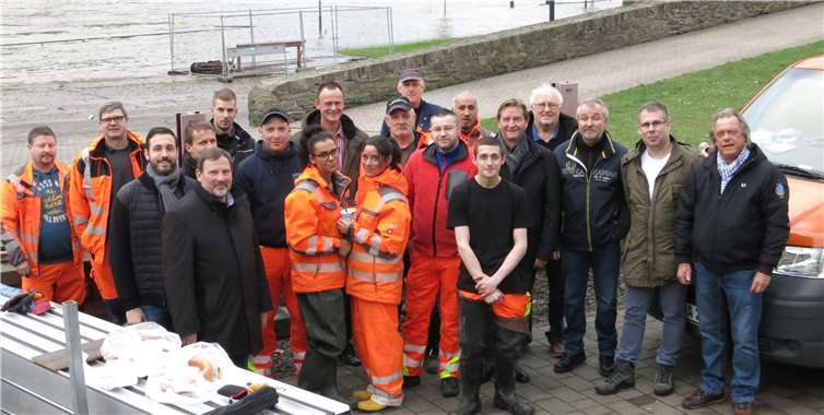 Die Mitglieder der Freien Wählergruppe dankten den Mitarbeiterinnen und Mitarbeitern des Andernacher Baubetriebshofes. Birgit Schröder