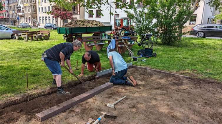 Die Mitglieder der Gruppe bei der Arbeit.  Foto: privat