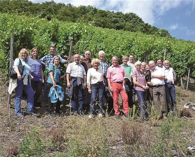 Die Mitglieder der Johanniter - Weinbruderschaft Adenau besuchten unter anderem den Winzer Markus Molitor Bernkastel - Wehlen. Privat