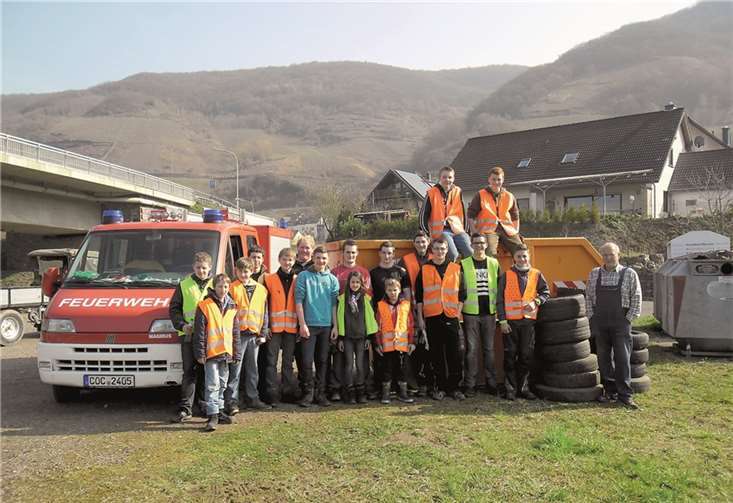 Die Mitglieder der Jugendfeuerwehr trafen sich zu einem Sondereinsatz. privat