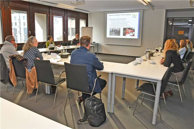 Die Mitglieder der Lenkungsgruppe Fairtrade bei ihrem Treffen im Kreishaus.  Foto: Kreisverwaltung/Schäfer
