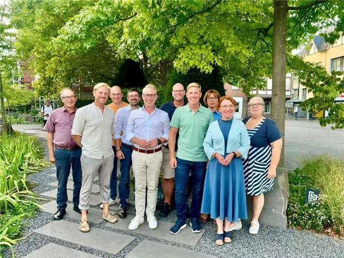 Die Mitglieder der SPD-Kreistagsfraktion mit Vertretern des Vereins „Zukunftsregion Ahr“ um Geschäftsführter David Bongart (Mitte).  Foto:Sandra Sebastian-Berthel