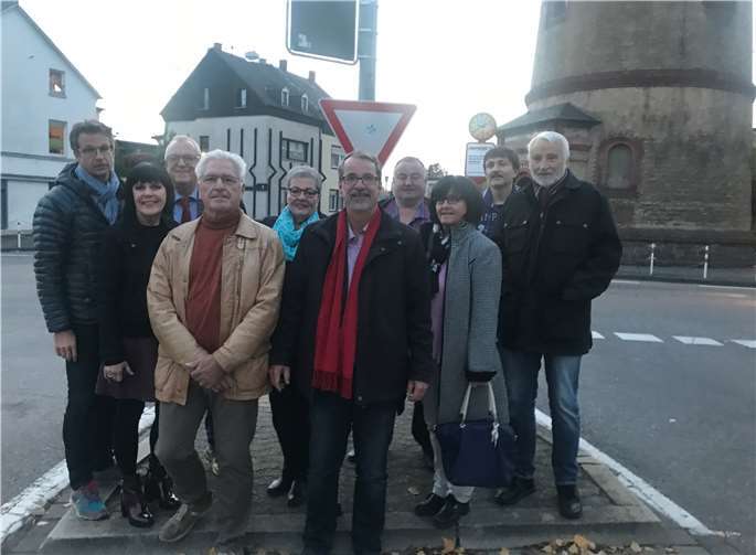 Die Mitglieder der SPD-Stadtratsfraktion beim Ortstermin in Engers. Privat