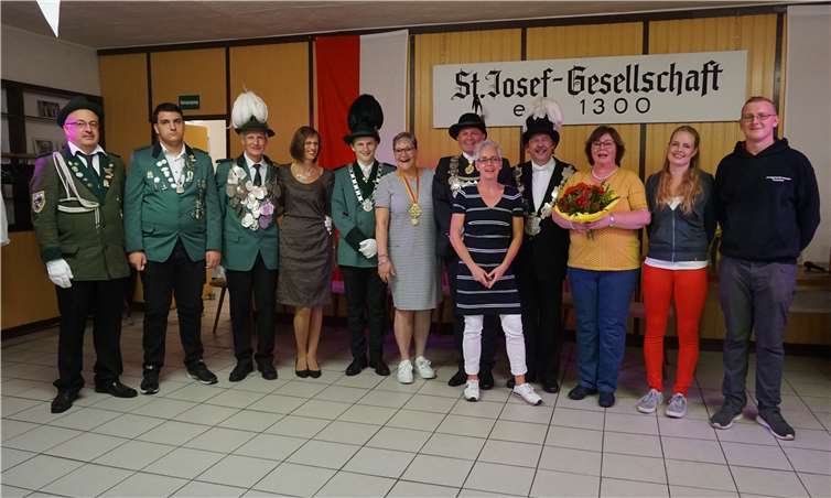 Die Mitglieder der St.-Josef-Gesellschaft Sinzig hatten zum traditionellen Kirmeseröffnungs- und Königsball eingeladen.Fotos: ROB