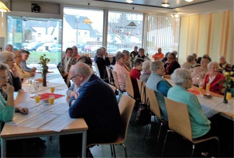 Die Mitglieder des AWO-Ortsvereins Heimbach-Weis trafen sich im Heimbach-Weiser Seniorentreff.privat