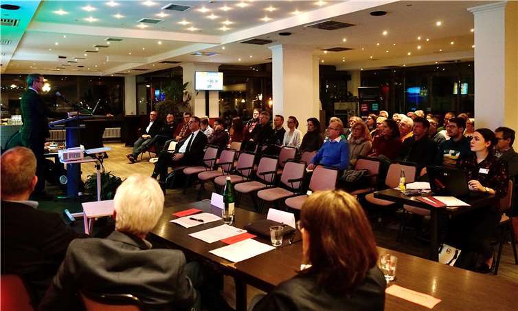 Die Mitglieder des Ahrtal-Tourismus Bad Neuenahr-Ahrweiler e.V. trafen sich zur Mitgliederversammlung. Fotos: GK