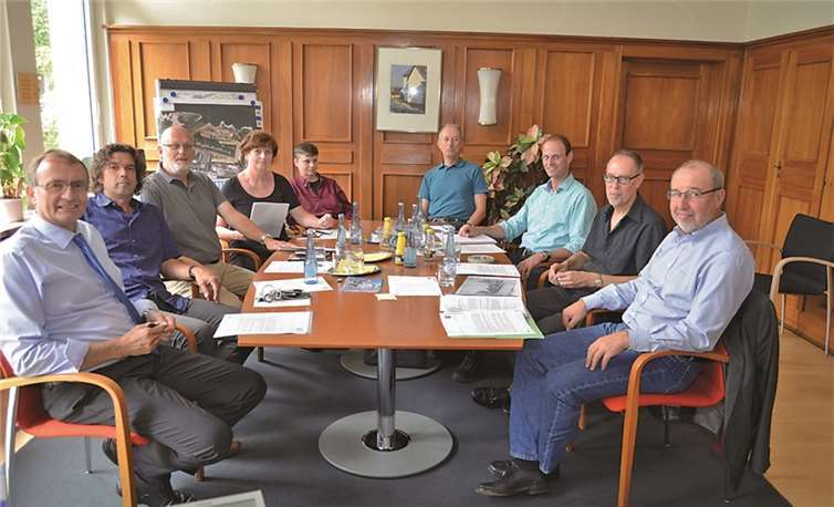 Die Mitglieder des „Arbeitskreises 200 Jahre Landkreis Neuwied“ sind (v.l.n.r.): Rainer Kaul, Dr. Reinhard Lahr, Jürgen Opgenoorth, Elvira Redemund, Heike Dreßler, Joachim Brauss, Marcus Hansmann, Bernd Willscheid, Manfred Thran. privat