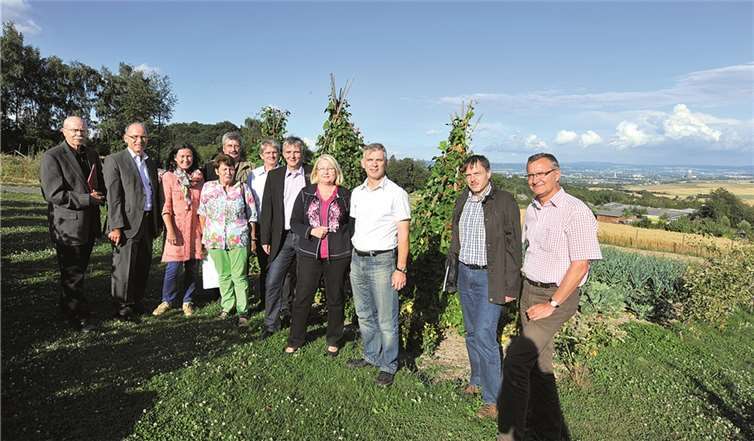 Die Mitglieder des Aufsichtsrats der Perspektive gGmbH waren von der Permakultur begeistert. Stadtverwaltung/Maurer