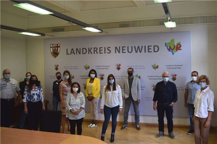 Die Mitglieder des Beirats freuen sich über Ihre erste Zusammenkunft nach langer coronabedingter Sitzungspause und die Teilnahme fachkundiger Referentinnen aus dem Kreishaus. Es fehlt Beiratsmitglied Herbert Woidtke.Quelle: Kreis Neuwied