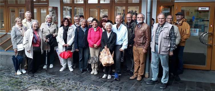 Die Mitglieder des Bürgervereins Meckenheim vor dem Glasmuseum Rheinbach. Foto: privat