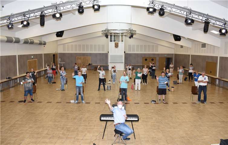 Die Mitglieder des Chores „Gospel Voices St. Anna“ freuten sich, wieder gemeinsam, an einem Ort, singen zu können. Foto: privat