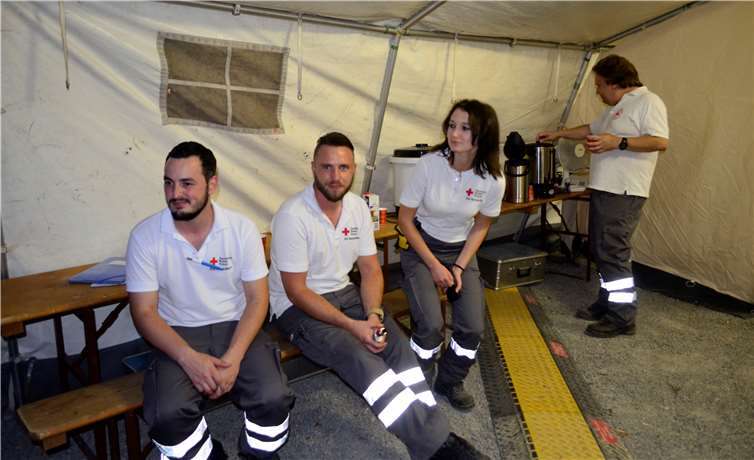 Die Mitglieder des DRK Ortsvereins Rengsdorf hattenbeim Rockfestival Dauerpause, da es für sie keinen Einsatz gab.