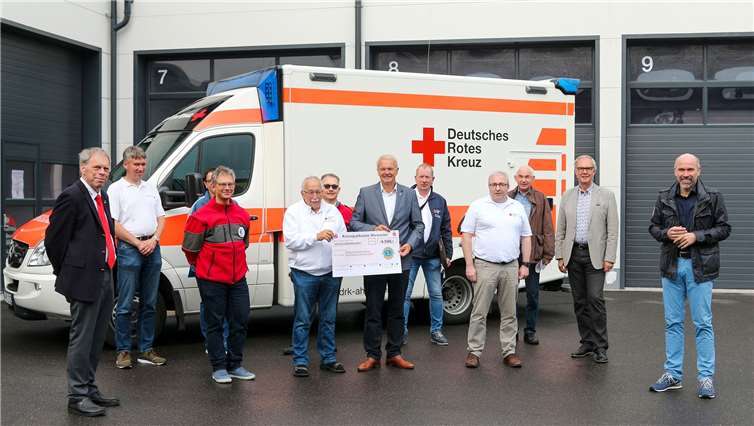 Die Mitglieder des DRK freuen sich über die Spende. Foto: privat
