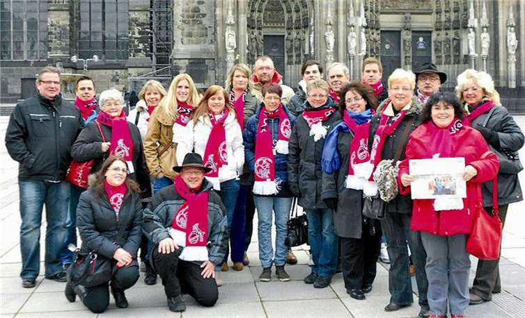 Die Mitglieder des Fanclubs des 1. FC Kölns unternahmen einen Auflug nach Köln. privat