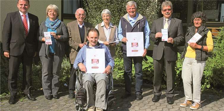 Die Mitglieder des Forum Senioren Meckenheim e.V. freuen sich auf einen informativen und interessanten Seniorentag, darunter auch die erste Vorsitzende Dr. Erika Neubauer (4.v.l.). STEIN