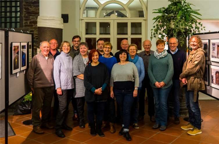 Die Mitglieder des Fotoclubs freuen sich auf zahlreiche interessierte BesucherInnen. privat