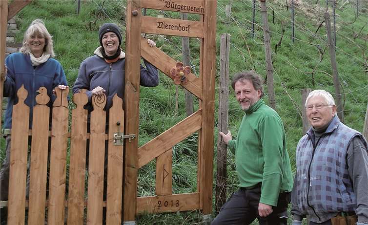 Die Mitglieder des Heimat- und Bürgervereins machten den vereinseigenen Weinberg frühlingsfit. privat